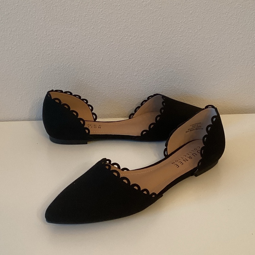 New WB Journee Collection Black Scalloped Women Shoes